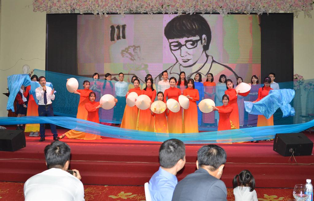 Liên hoan văn nghệ chào mừng Ngày Nhà giáo Việt Nam 20-11